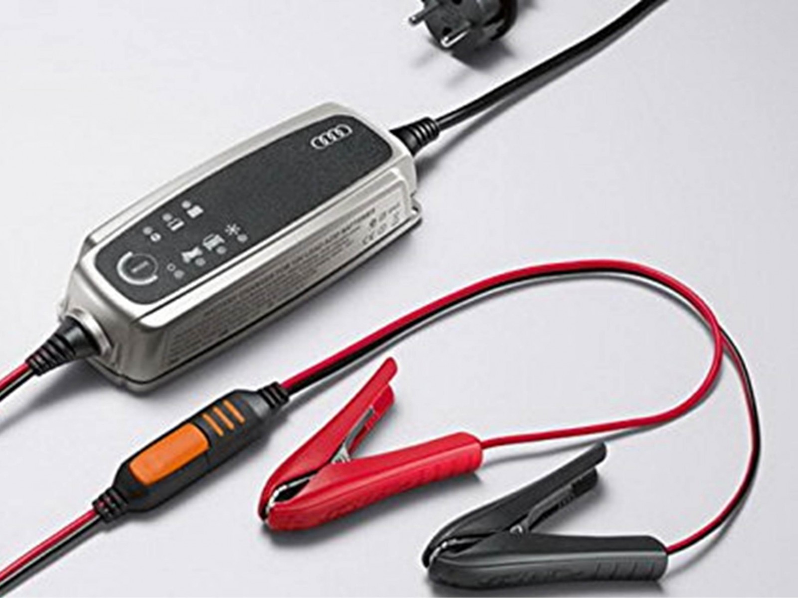 Audi Batterieladegerät