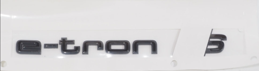 Audi Schriftzug e-tron S - Hochglänzend schwarzer Heckschriftzug zum Kleben