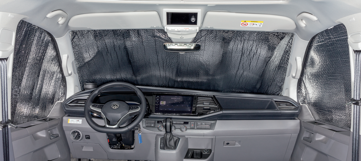 Brandrup ISOLITE Inside für Fahrerhausfenster, 3-teilig, VW T6.1 mit Sensoren im Innen-Rückspiegel und trapezförmiger Spiegelfuß (Navi mit Verkehrszeichenerkennung)